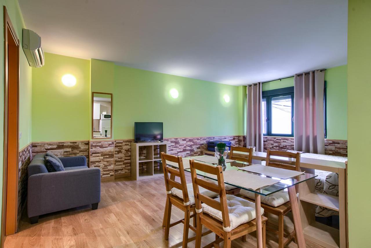 Apartamentos Barajas Madrid Extérieur photo