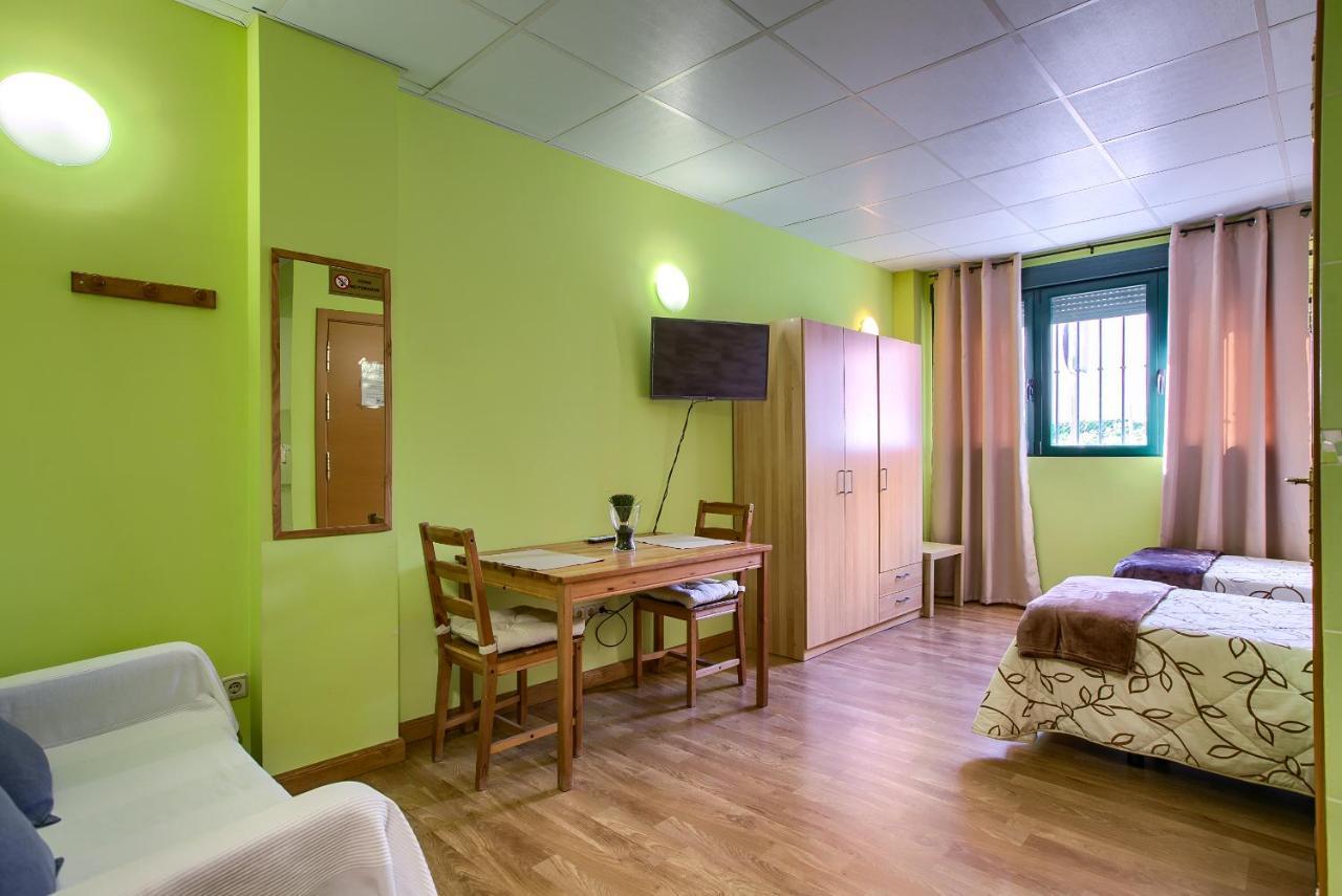 Apartamentos Barajas Madrid Extérieur photo