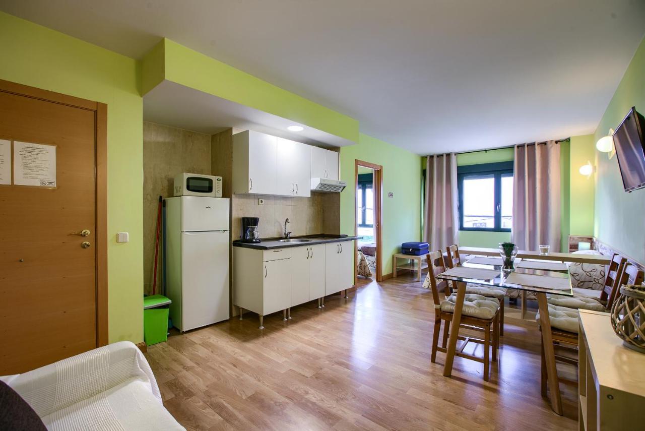 Apartamentos Barajas Madrid Extérieur photo