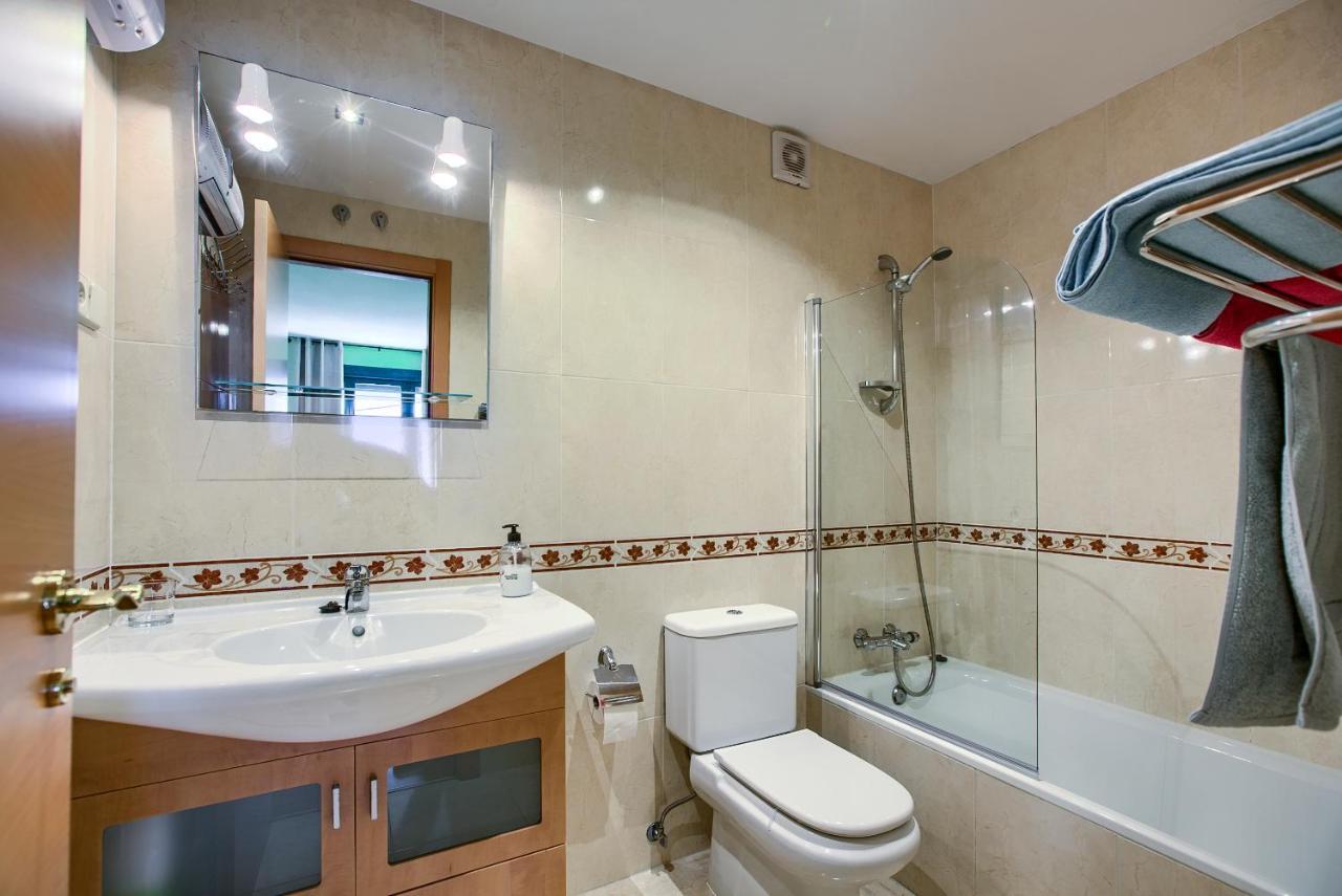 Apartamentos Barajas Madrid Extérieur photo