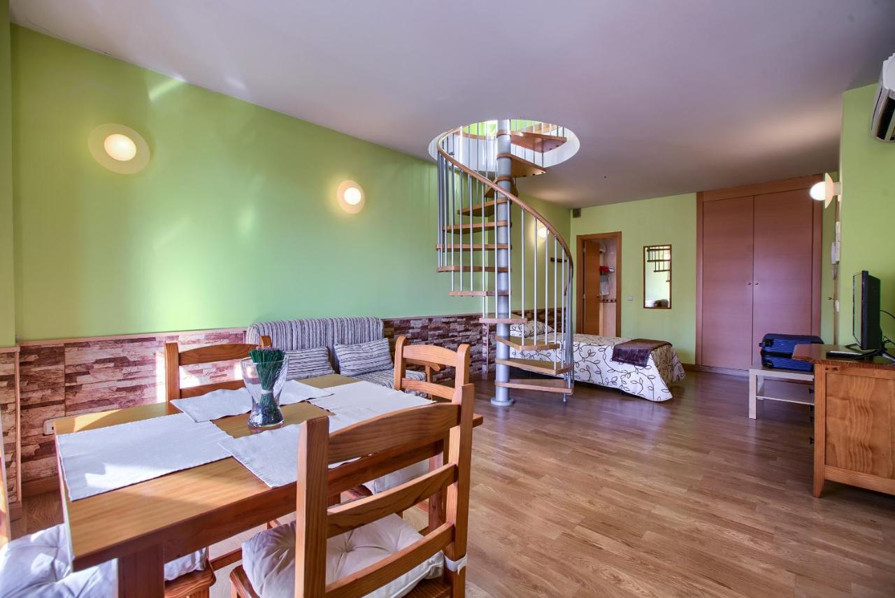 Apartamentos Barajas Madrid Extérieur photo