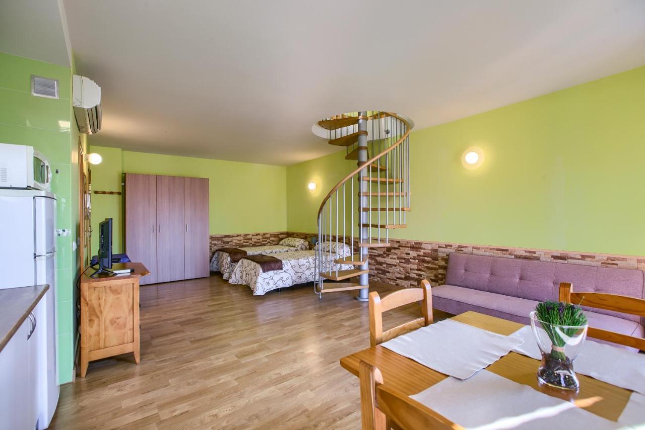 Apartamentos Barajas Madrid Extérieur photo