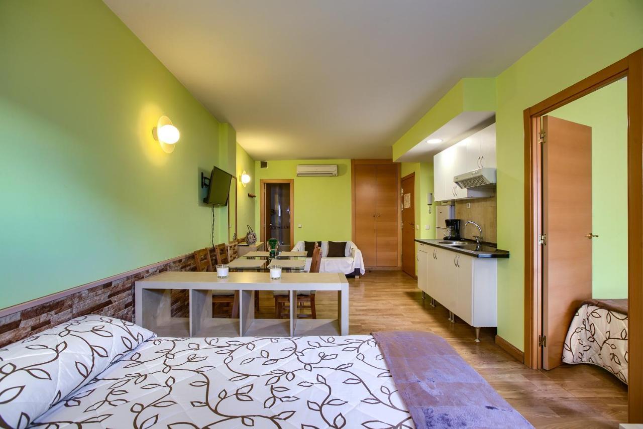 Apartamentos Barajas Madrid Extérieur photo